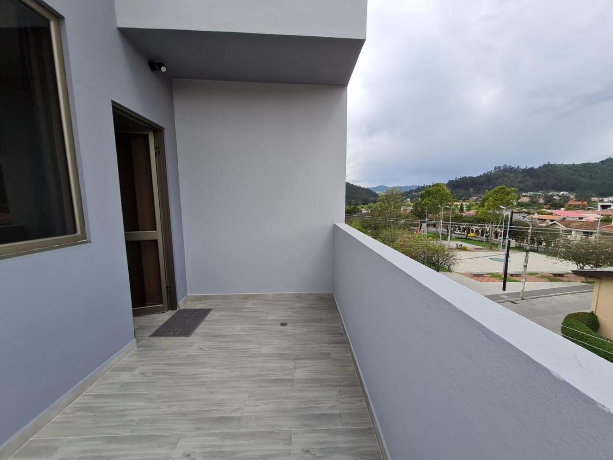 Hostal Morlaquita Cuenca Exterior foto